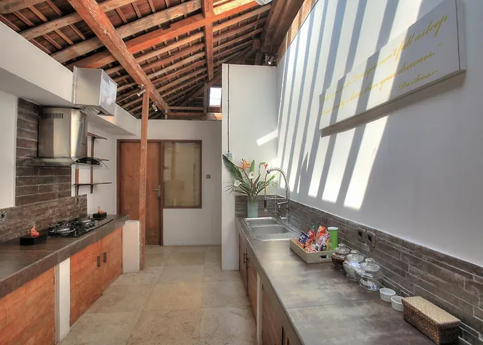 Villa Saffira Seminyak Villa *