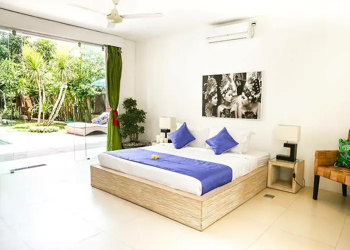 Villa Saffira Seminyak Villa *
